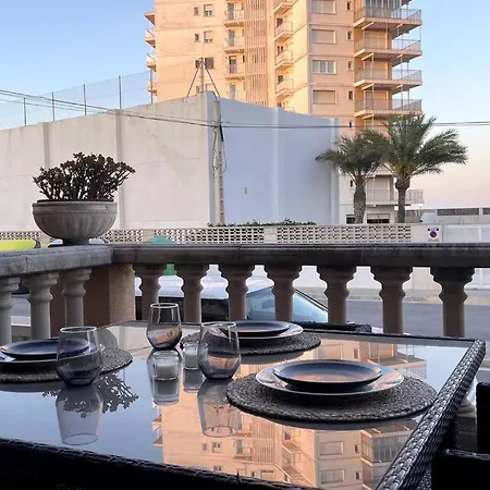 Vivienda A Pie De Playa Con Piscina Privada Sueca