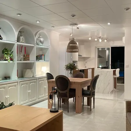 Holiday home Vivienda A Pie De Playa Con Piscina Privada