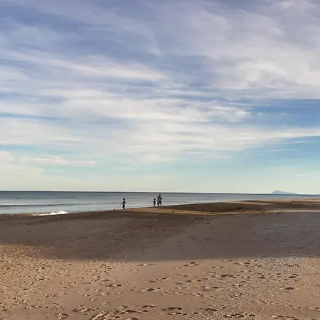 Vivienda A Pie De Playa Con Piscina Privada Sueca