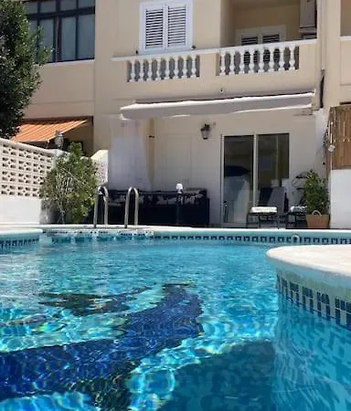 Vivienda A Pie De Playa Con Piscina Privada