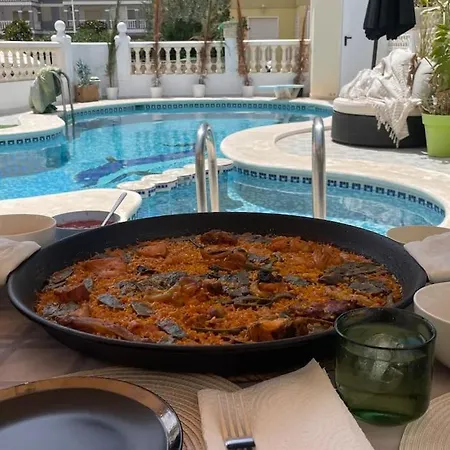 Vivienda A Pie De Playa Con Piscina Privada